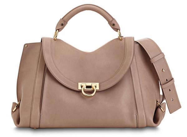 サルヴァトーレ フェラガモ、新作バッグ「ソフト・ソフィア・サドル」柔らかなサドルレザーを使用