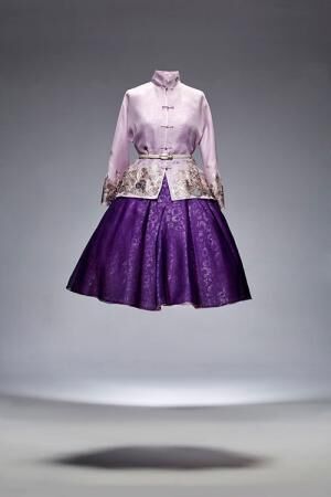 シャッツィ・チェンのアーカイブコレクション展が大阪・うめだ阪急で、日本初公開のドレスも