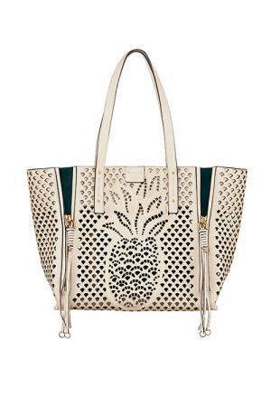 クロエの人気バッグがホリデーデザインに、アルファベットにフォーカスした限定ブティックも全国へ