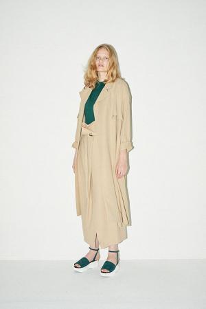 エンフォルド 17年春夏コレクション - 洋服を解体し、大胆なレイヤードを提案