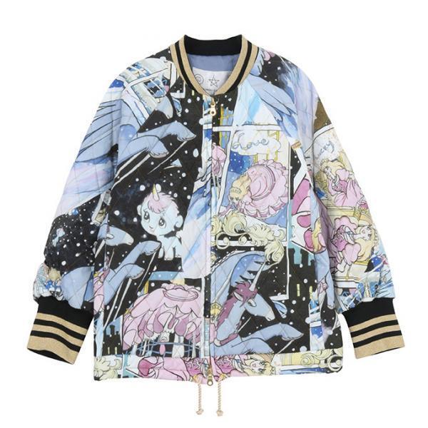 ツモリチサト×手塚治虫の作品『ユニコ』- 漫画のコラージュ、花畑から顔を出すユニコをプリント