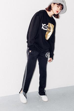 X-girl×オープニングセレモニー、「リメイク」がキーワードのコーチジャケットやスウェット