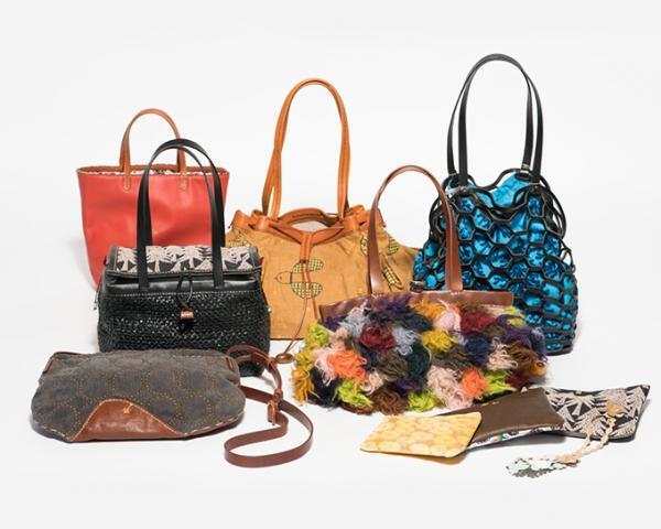 ミナ ペルホネンが伊レザーブランド「アンリークイール」と初コラボ、バッグや革小物を発売