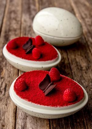 デンマーク発・高級チョコレート「サマーバード オーガニック」卵型の冬限定クリスマスケーキ