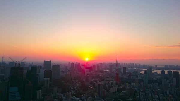 六本木ヒルズ展望台で「初日の出」を鑑賞、都内随一の高さで関西＆関東のお雑煮も堪能