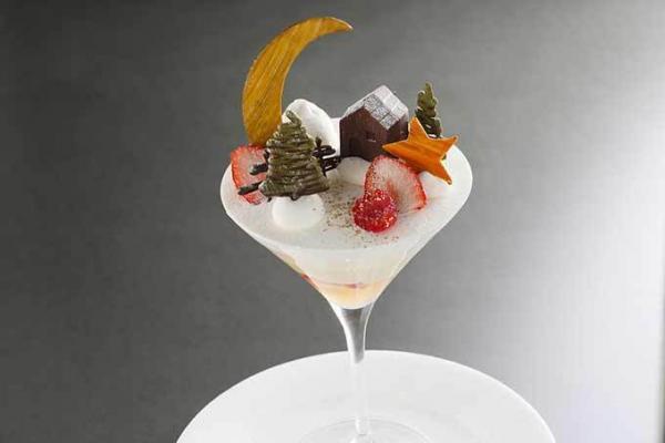 「アンリ・シャルパンティエ」の特別なクリスマスデセール - 青く燃え上がるクリスマスケーキなど3種