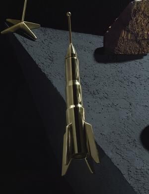 ディーゼル 宇宙 をテーマにしたテーブルウェアに新作 土星型ボウルやロケット型キャンドルホルダー 16年12月11日 ウーマンエキサイト 1 2