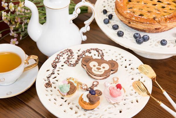 Q-pot.×東京ディズニーシー、ダッフィーがスイーツになったアクセサリー限定発売