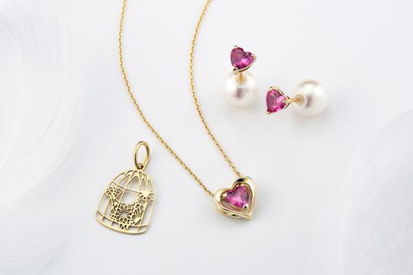 スタージュエリー 新年限定ジュエリーBOX、ハートルビーのネックレス＆ピアス