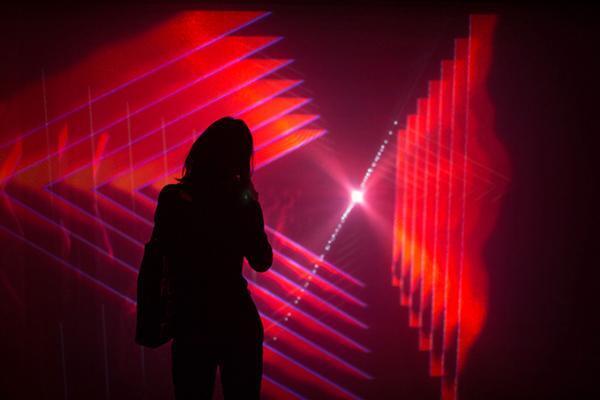 食べる体験型デジタルアート「食神さまの不思議なレストラン」展 - 世界屈指のアート集団が製作を担当