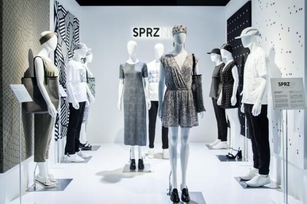ユニクロ Moma Sprz Ny アンディ ウォーホルやキース へリングらのアートを採用 16年11月21日 ウーマンエキサイト