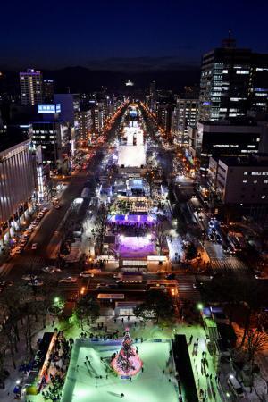 「第68回さっぽろ雪まつり」 - 1.5kmにわたる雪氷像、スター・ウォーズの巨大雪像も