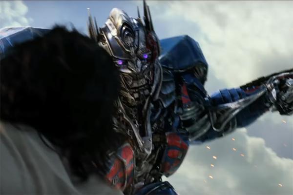 映画『トランスフォーマー／最後の騎士王』オプティマス・プライムが敵に？シリーズ新3部作の第1弾