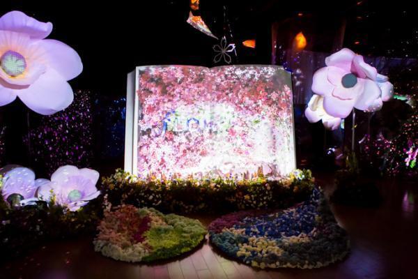「フラワーズバイネイキッド 2017 —立春—」日本橋で、日本一早い花見をデジタルアートで体感