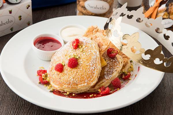 サラベスから限定「ガレット・デ・ロワ パンケーキ」仏のお正月菓子を再現、パイ生地を挟んで
