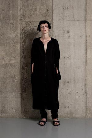 リスマット バイ ワイズ17年春夏アイテム - "スリット"を取り入れた軽やかなニットウェア