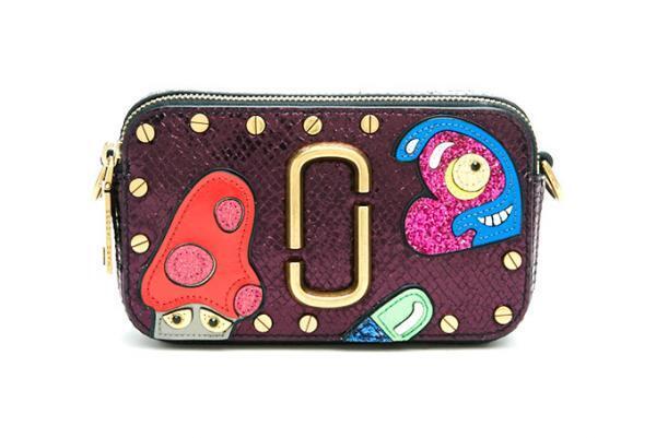 マーク ジェイコブスの新作バッグ＆シューズ、カエルやキノコでポップに