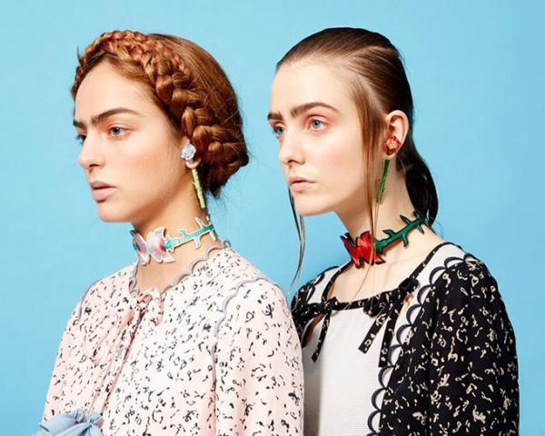 パメオ ポーズ17春の新作 - サグラダ・ファミリア風デニムやフラワーチョーカー