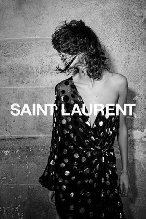 サンローランの新作ムービー、パリの夜空に「YSL」ロゴが浮かぶ17年春夏コレクション