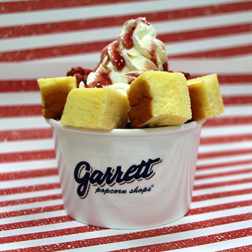 ギャレット ポップコーン原宿店でポップコーンとパフェ融合「ポッフェ」限定で、苺＆チーズケーキ味