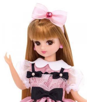 「誕生50周年記念 リカちゃん展」松屋銀座で開催、初代から4代目まで約580体を展示