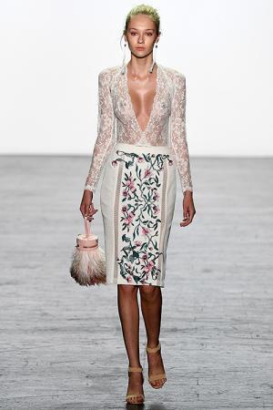 タダシ ショージ 2017年秋冬ウィメンズコレクションをライブ配信