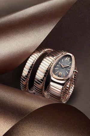 ブルガリの時計「セルペンティ トゥボガス」新作 - エレガントなグレーダイアルが登場