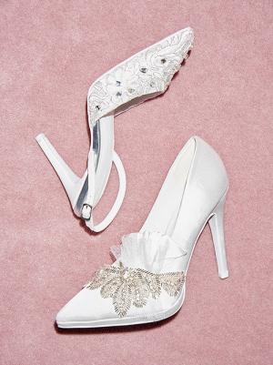 ランダから初のウエディングシューズ、シルバービジュー＆チュール使いの華やかパンプス
