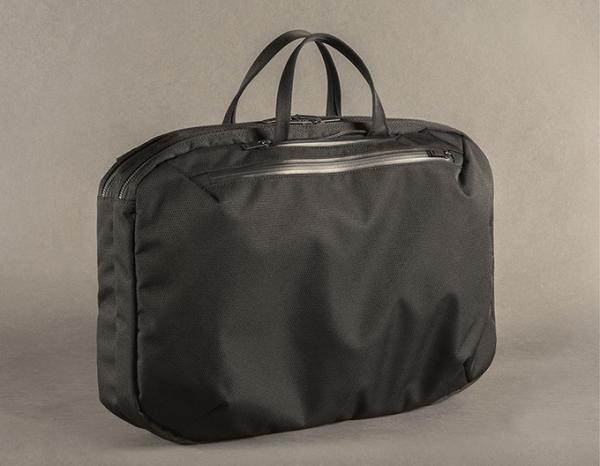 フット ザ コーチャー×ポーターの新作バッグ - 5通りの持ち方にアレンジ可能