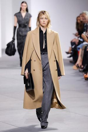 マイケル・コース コレクション 2017年秋 - 都会に生きるニューヨークウーマンは、強くエレガント