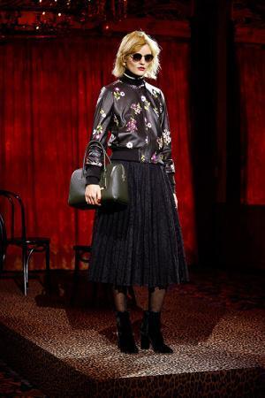 ケイト・スペード ニューヨーク 17年秋コレクション - 20年代パリの力強い女性らしさを蘇らせて