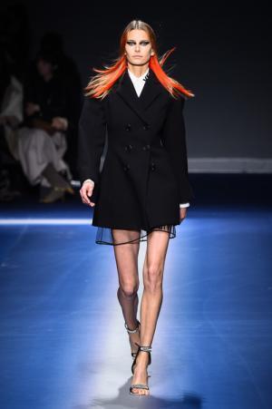 ヴェルサーチ 2017-18年秋冬コレクション - 両極の融合が導く平等性