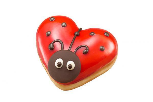 クリスピー・クリームのイースター限定ドーナツ - ヒヨコやカラフルなタマゴ、ハート形のテントウムシ