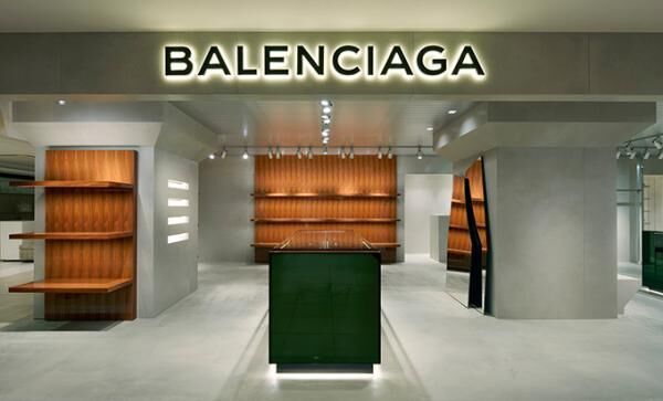 バレンシアガ、松屋銀座に新ウィメンズブティック - 関東初デムナによるディレクションの店舗
