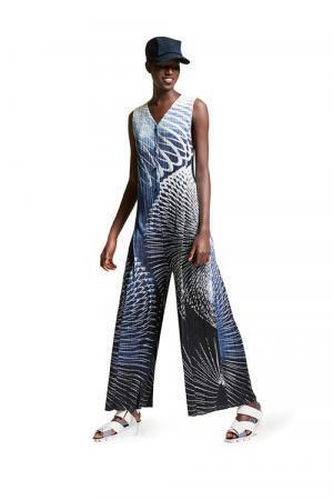 プリーツ プリーズ イッセイ ミヤケ3月の新作 - 身体の動きをシルエットやプリントで表現