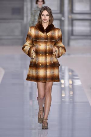 クロエ 2017-18年秋冬コレクション - クロエガールが迷い込む理想的な夢の世界