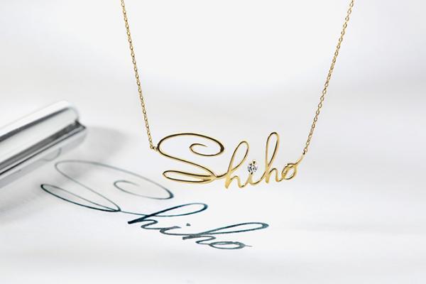 スタージュエリーの限定ストアが阪急うめだに、筆跡がそのままジュエリーになる「シグネチャージュエリー」