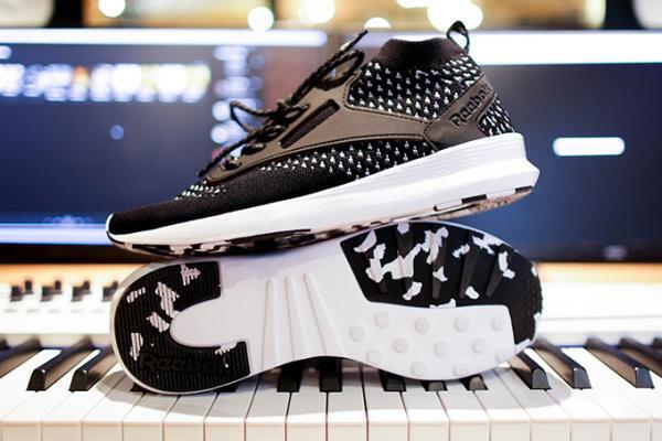 リーボック クラシックのスニーカー「ゾクランナー」より新作、星の刺繍＆ソール裏にマーブル柄