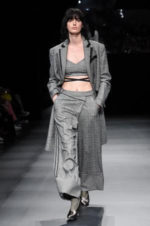 アウラ 2017-18年秋冬コレクション - ここはダイバーシティ、新たな美の世界へようこそ