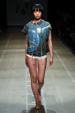 ハハ 2017-18年秋冬コレクション - 混沌としたネオントーキョーを巡り自分だけの服を手に入れる