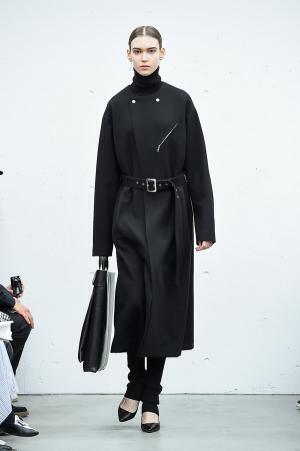 ハイク(HYKE) 2017-18年秋冬コレクション - モダンな感性に呼びかけるヘリテージの再構築