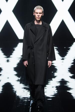 リチウム 2017-18年秋冬コレクション - 極限まで研ぎ澄まされたベーシックの形