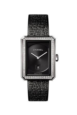 シャネルの時計「ボーイフレンド ツイード」にブラックコーティングの新作が登場