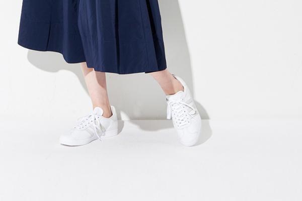 メゾン ド リーファーとアディダス オリジナルスの共同開発スニーカー「ガゼル メゾン」発売