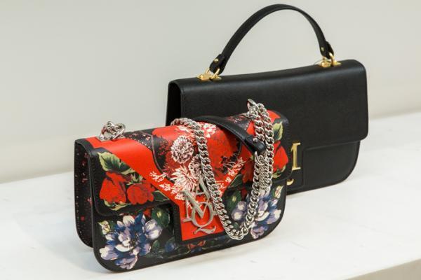 アレキサンダー・マックイーンの新店舗がギンザ シックスに - スタッズを施した限定スニーカー発売