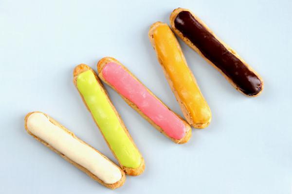 仏メゾンカイザーのエクレアから新フレーバー、フランボワーズ・ピスタチオ・バニラ - 新サクサク食感