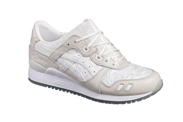 アシックスタイガー×ディズニー『美女と野獣』バラやベルのシルエットを描いたコラボスニーカー