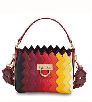 サルヴァトーレ フェラガモの新作”ジグザグ”バッグ - レインボーやモノクロームで現代的かつアートに