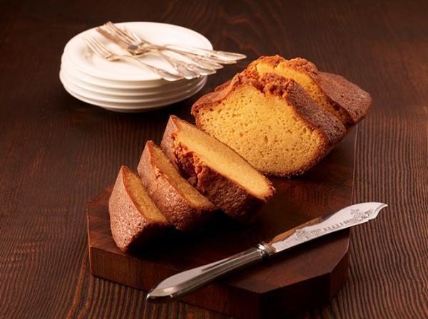 フランス産発酵バター「エシレ」専門店から“切り分けて食べる”大きなマドレーヌ - 芳醇なバターの香り