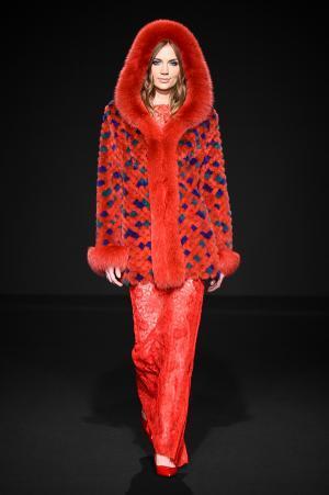 ロイヤル チエ 2017-18年秋冬コレクション - 赤からはじまるフェミニンな幻想世界